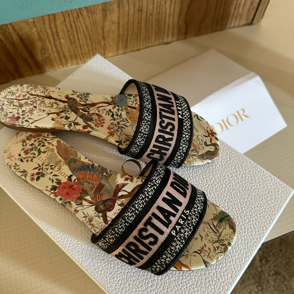 COPY - Dior Sandals - Picture 3 of 5